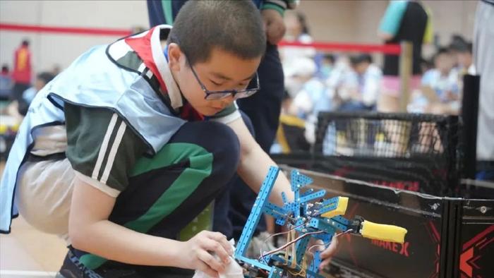 無錫市塔影中學科技教育創(chuàng)新成果顯著 教育科技開發(fā)屢獲佳績